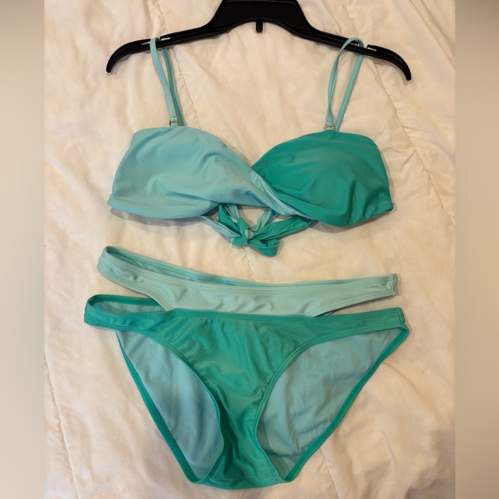 No Boundaries Two-Tone Aqua & Teal Twist Bikini Set